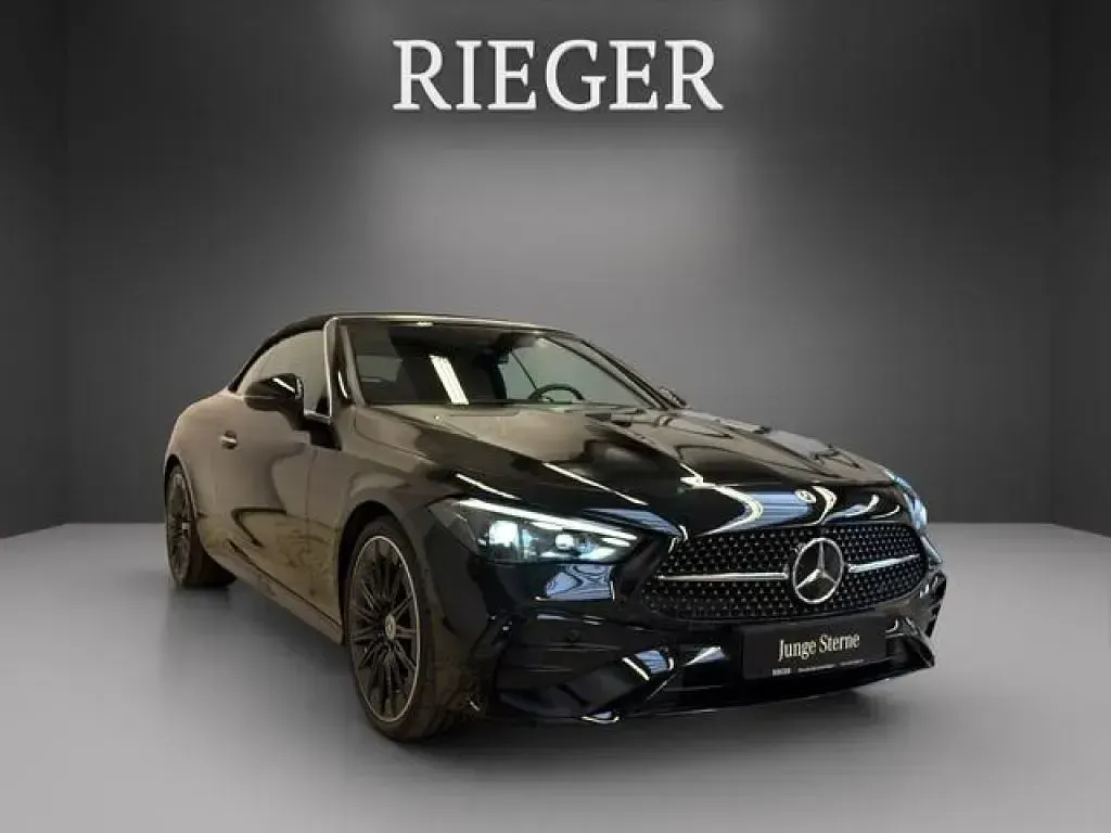 Gebraucht Mercedes 300 AMG 258 PS (189 kW) 2025 Metalliclack obsidianschwarz (metallic) Cabrio