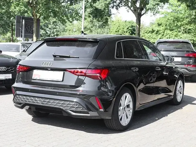 Gebraucht Audi A3 Business 150 PS (110 kW) 2025 Mythosschwarz metallic Limousine