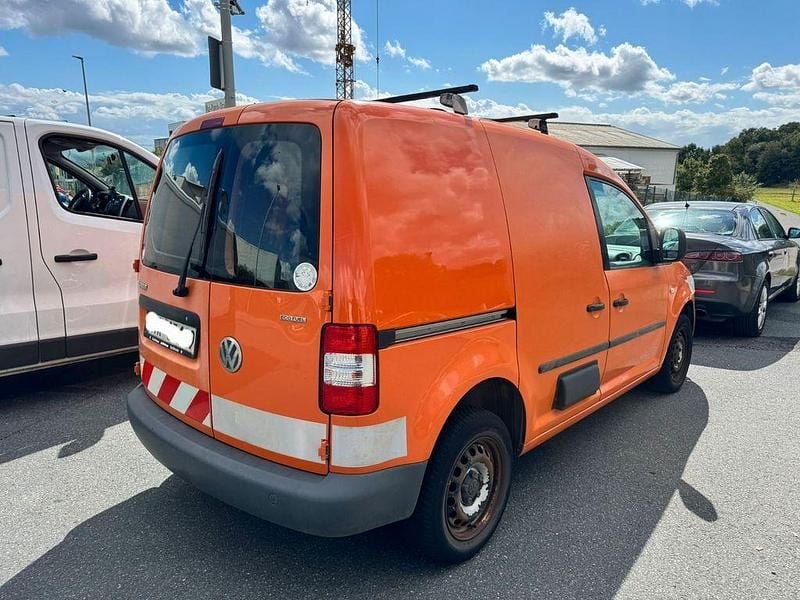 Second-hand VW Caddy 109 CP (80 kW) 2008 Portocaliu Monovolum