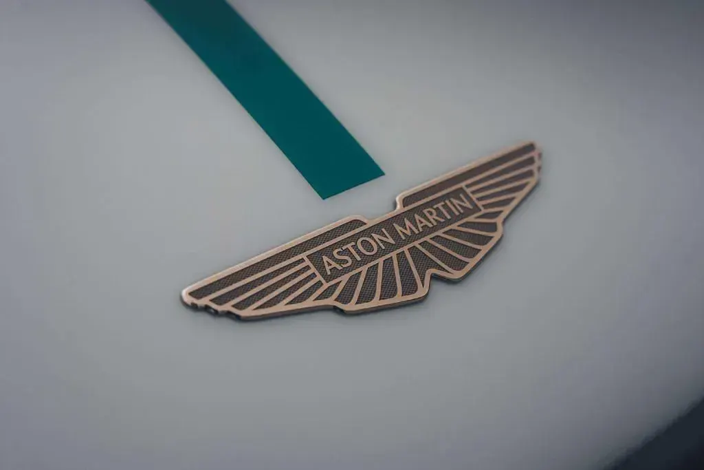 Neu Aston Martin Valhalla 2026 Grau Coupé