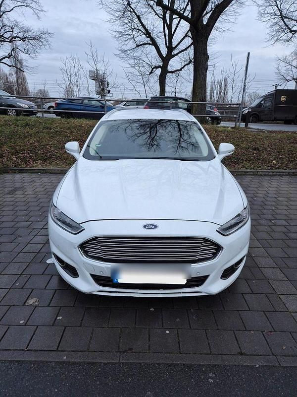 Gebraucht Ford Mondeo Titanium 150 PS (110 kW) 2015 Weiß Kombi