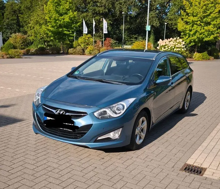 Gebraucht Hyundai i40 Style 136 PS (100 kW) 2013 Blau Kombi