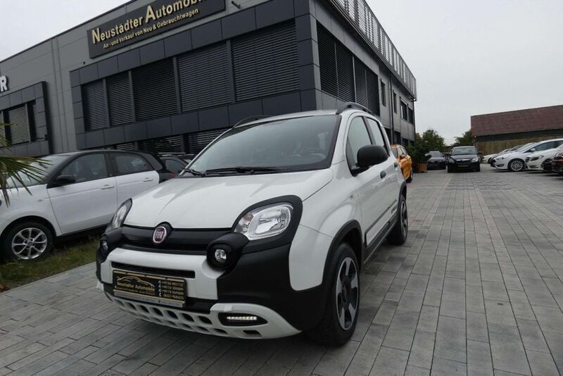 Weiß Gebraucht 2017 Fiat Panda Cross Cross Kleinwagen | 9.750 € (Etwas zu teuer) - Bild 1/4
