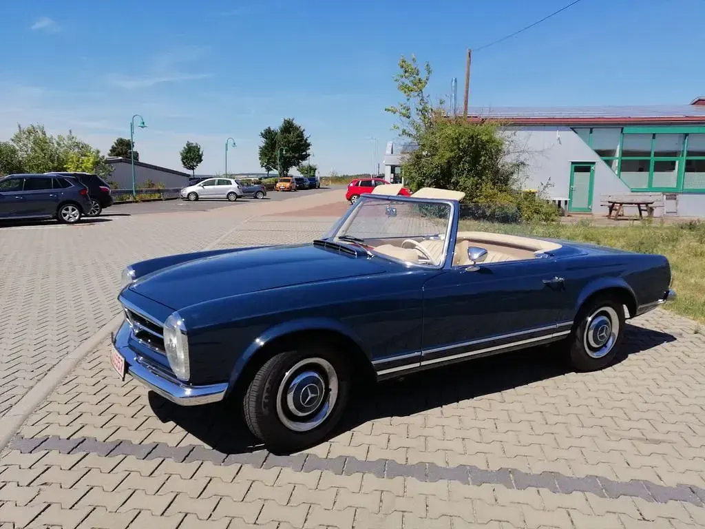 Gebraucht Mercedes 230 150 PS (110 kW) 1964 Blau Cabrio