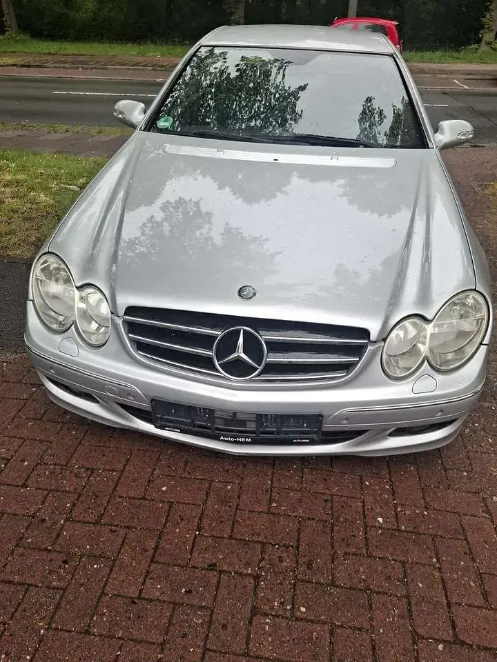 Gebraucht Mercedes CLK220 Avantgarde 150 PS (110 kW) 2007 Silber Coupé