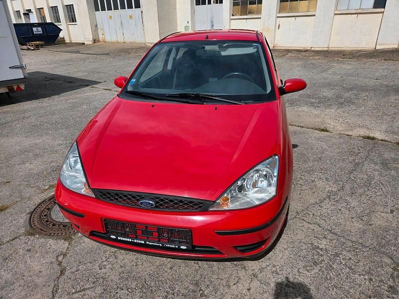 Rot Gebraucht 2003 Ford Focus Kleinwagen | 490 € (Guter Preis) - Bild 1/4