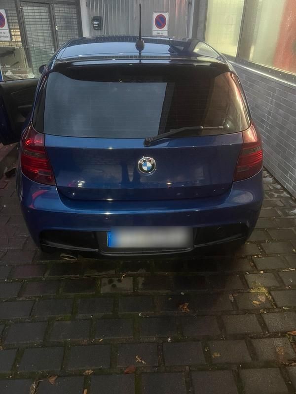 Blau Gebraucht 2009 BMW 123 Kleinwagen | 4.800 € (Fairer Preis) - Bild 1/4