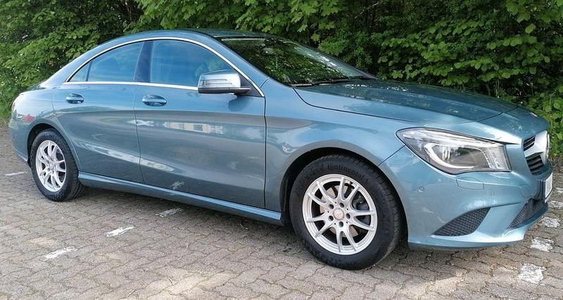 Gebraucht Mercedes CLA180 122 PS (89 kW) 2013 Blau Limousine