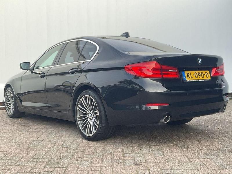 Second-hand BMW 520 Executive 190 CP (139 kW) 2018 Negru Berlinǎ