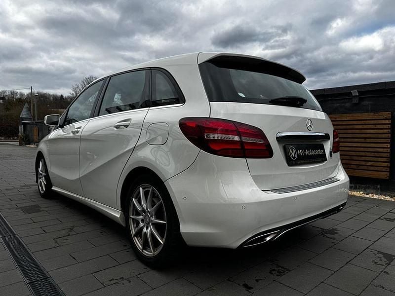 Gebraucht Mercedes B180 Urban 109 PS (80 kW) 2015 Weiß Van / Kleinbus