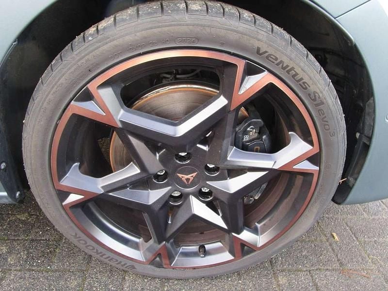 Usado Cupra Leon VZ 177 CV (130 kW) 2024 Gris Familiar