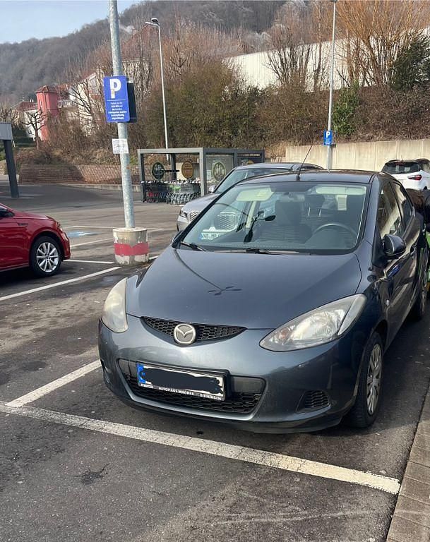 Grau Gebraucht 2008 Mazda 2 Independence Limousine | 1.000 € - Bild 1/4