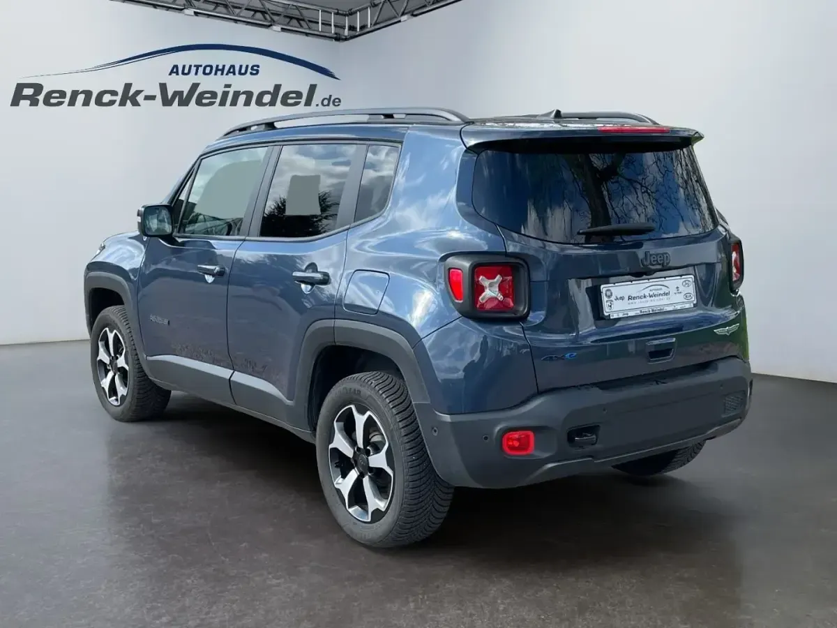 Gebraucht Jeep Renegade Trailhawk 179 PS (131 kW) 2022 Blau SUV