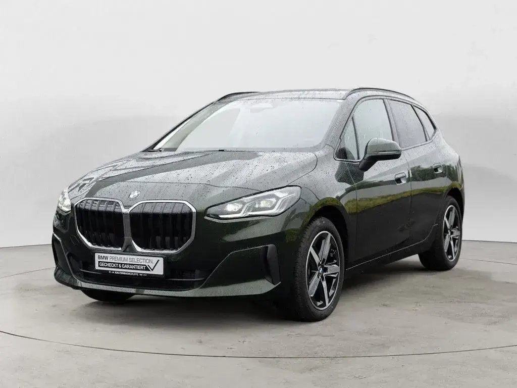 Gebraucht BMW 220 Active Tourer 170 PS (125 kW) 2025 Grün Van / Kleinbus
