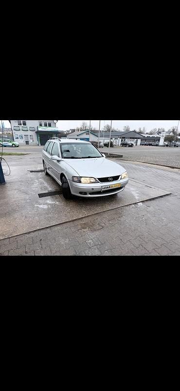Gebraucht Opel Vectra 116 PS (85 kW) 2000 Silber Kombi