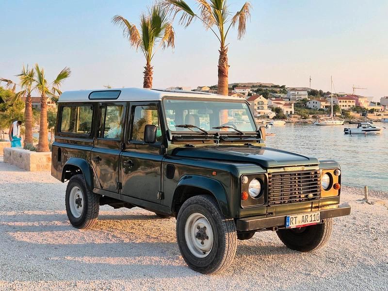 Grün Gebraucht 1998 Land Rover Defender SUV | 31.000 € - Bild 1/4