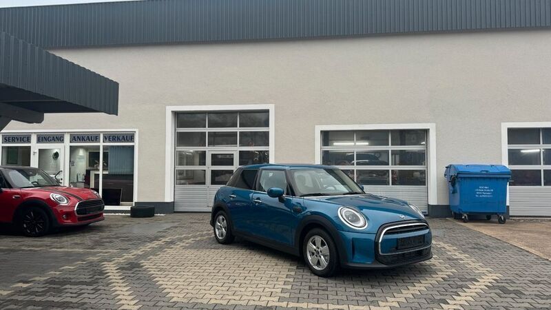 Island blue metallic Gebraucht 2021 Mini ONE Classic Kleinwagen | 19.990 € (Etwas zu teuer) - Bild 1/4