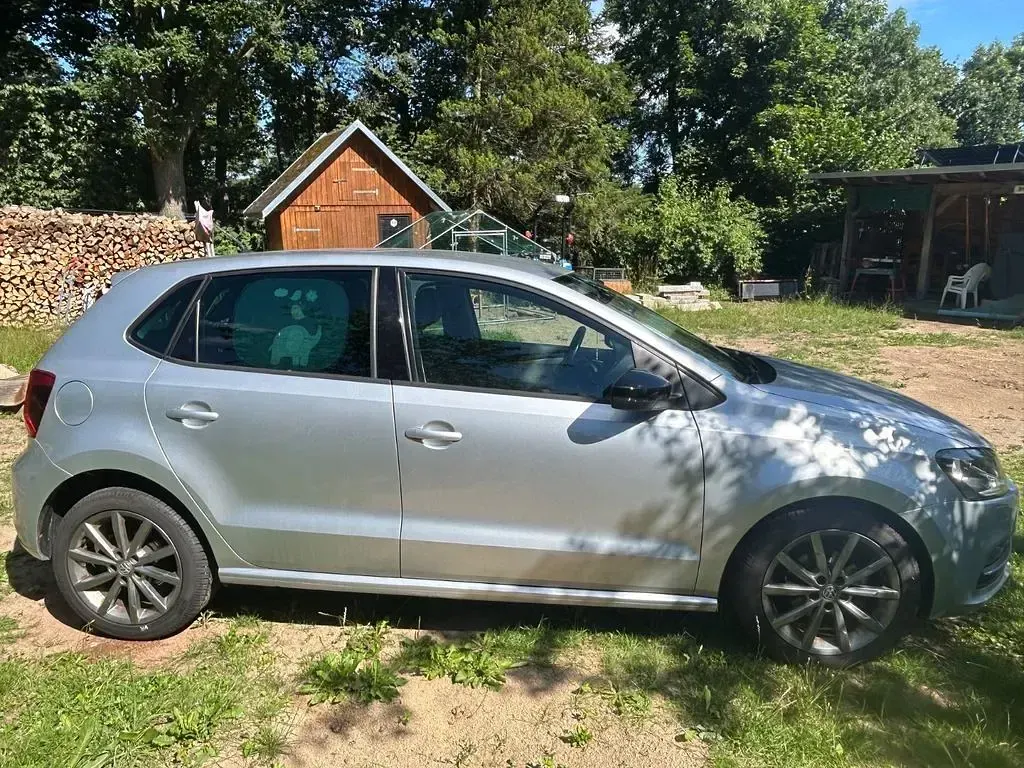 Gebraucht VW Polo 90 PS (66 kW) 2014 Silber Limousine