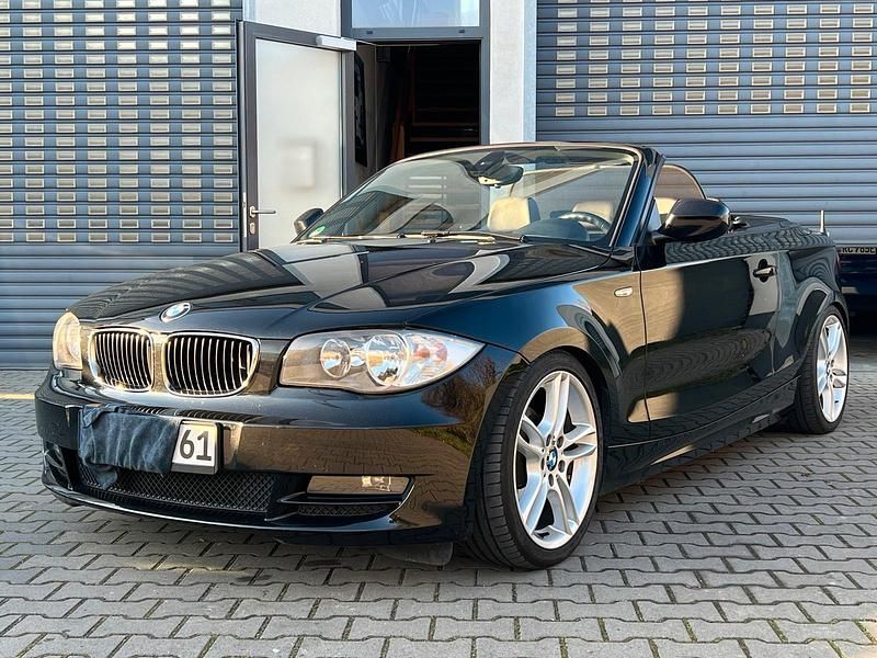 Schwarz Gebraucht 2010 BMW 118 Cabriolet Sport Line Cabrio | 8.200 € (Fairer Preis) - Bild 1/3