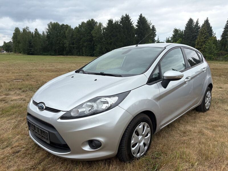 Silber Gebraucht 2010 Ford Fiesta Trend Kleinwagen | 4.990 € (Fairer Preis) - Bild 1/4
