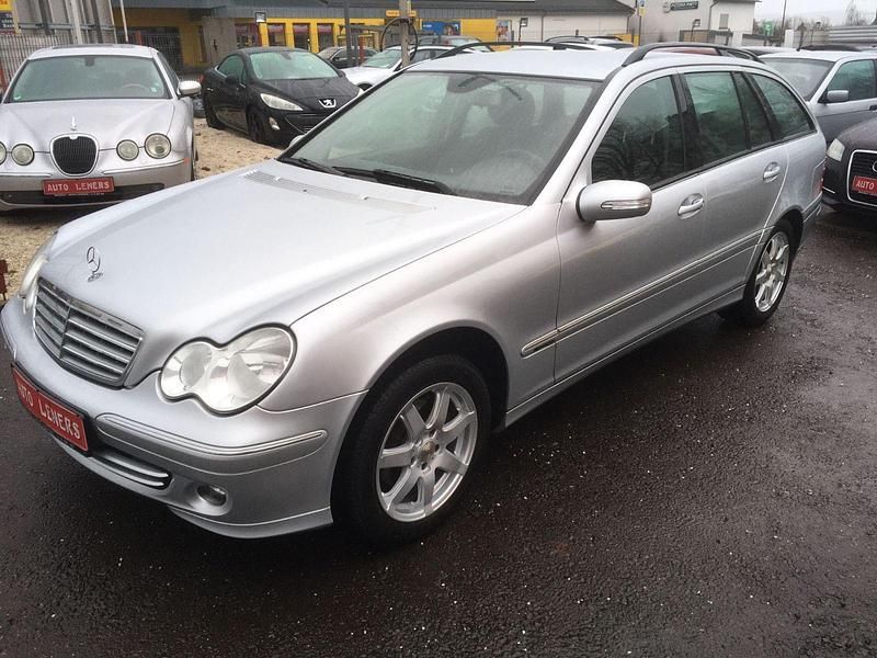 Gebraucht Mercedes C220 Elegance 150 PS (110 kW) 2006 Silber Kombi