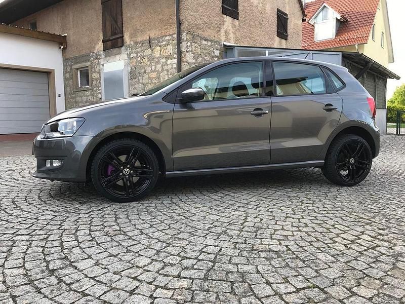 Grau Gebraucht 2010 VW Polo Highline Limousine | 4.800 € (Fairer Preis) - Bild 1/4