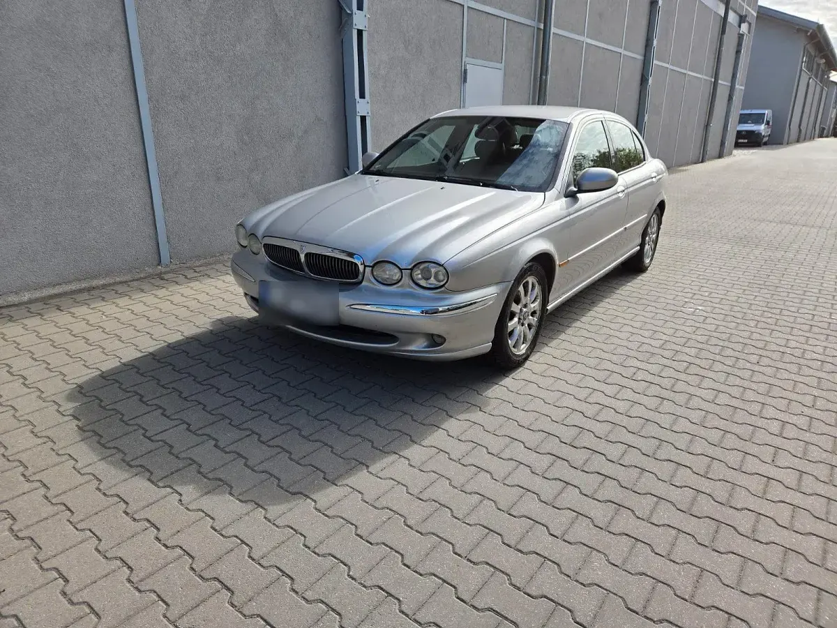 Second-hand Jaguar X-type 196 CP (144 kW) 2003 Argintiu Berlinǎ
