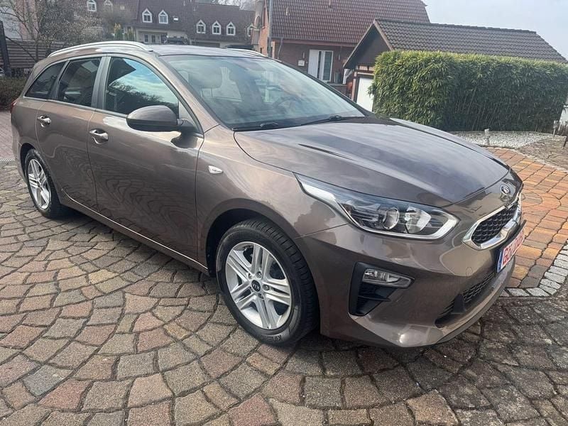 Gebraucht Kia Ceed 99 PS (72 kW) 2019 Braun Kleinwagen