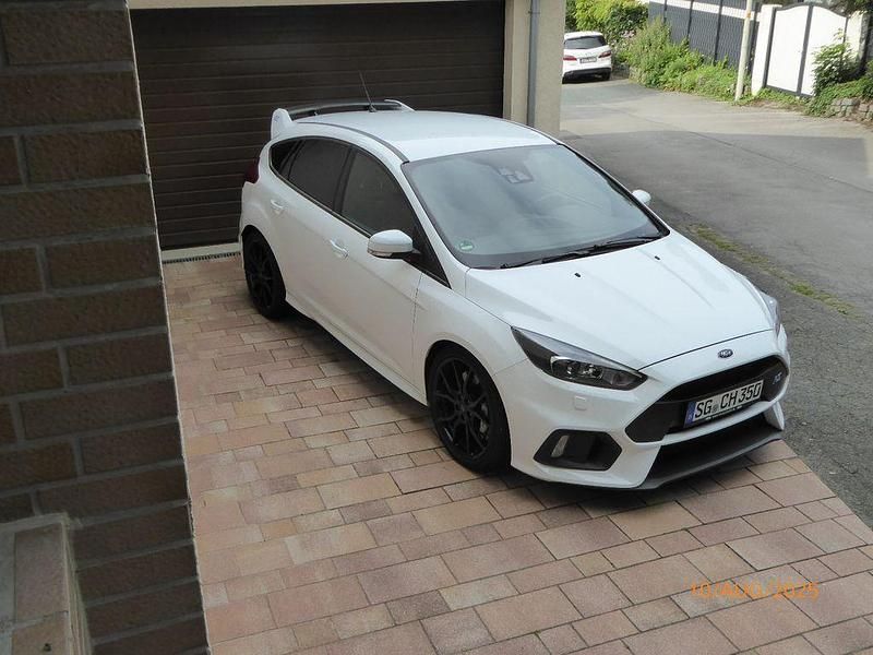 Weiß Gebraucht 2017 Ford Focus RS Limousine | 28.500 € - Bild 1/4