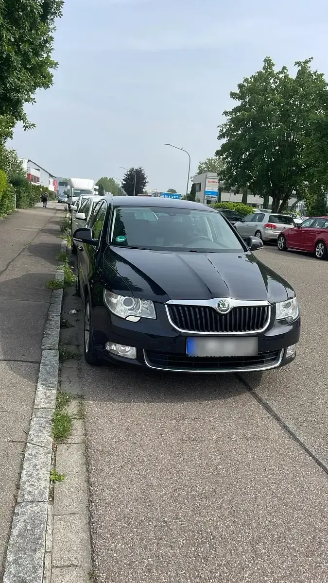 Gebraucht Skoda Superb 170 PS (125 kW) 2012 Schwarz Limousine