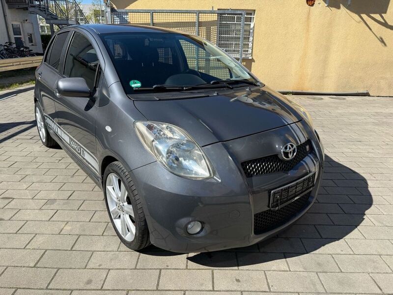 Grau Gebraucht 2008 Toyota Yaris Limousine | 5.799 € (Etwas zu teuer) - Bild 1/4