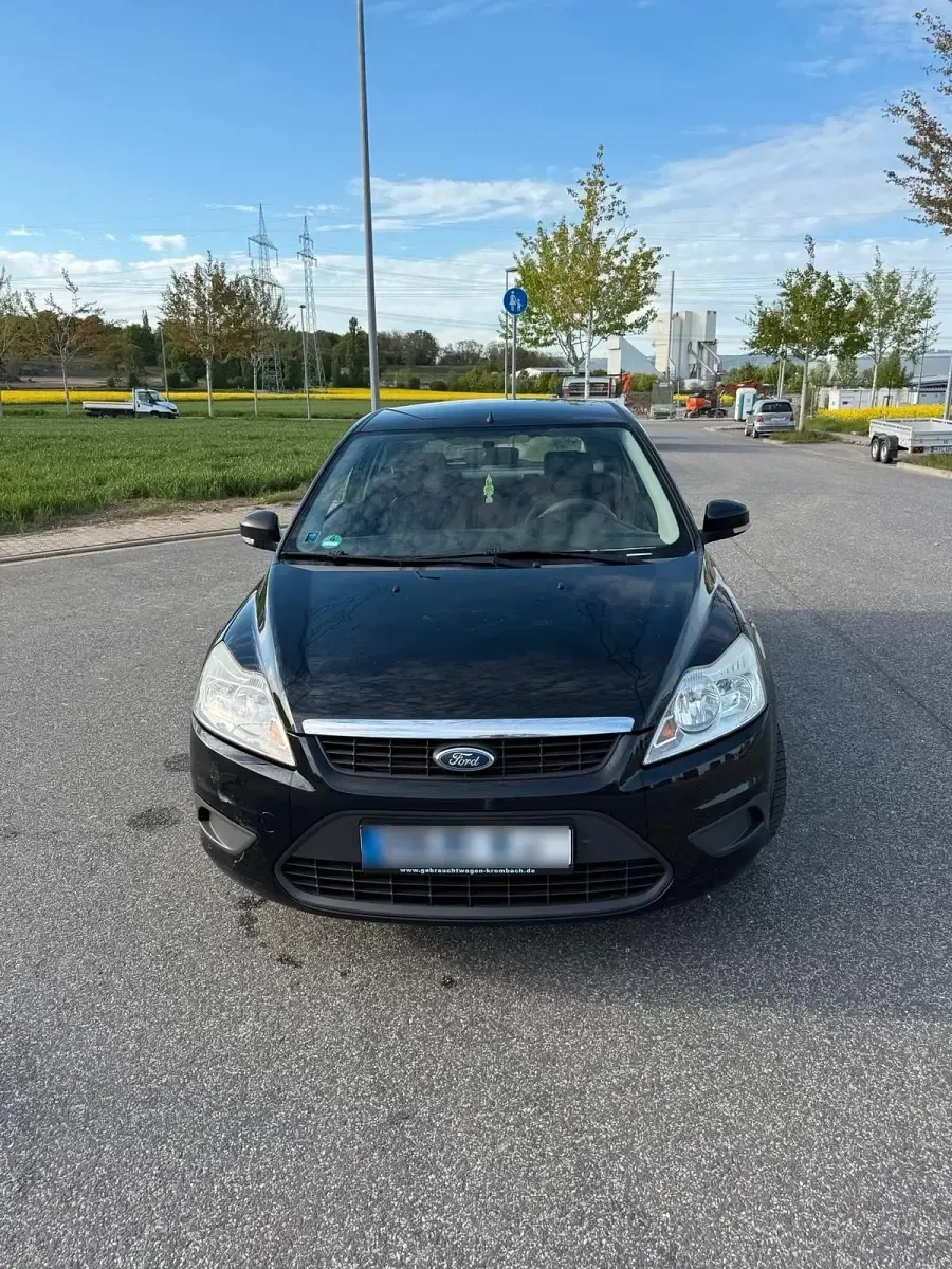 Gebraucht Ford Focus 100 PS (73 kW) 2008 Schwarz Limousine
