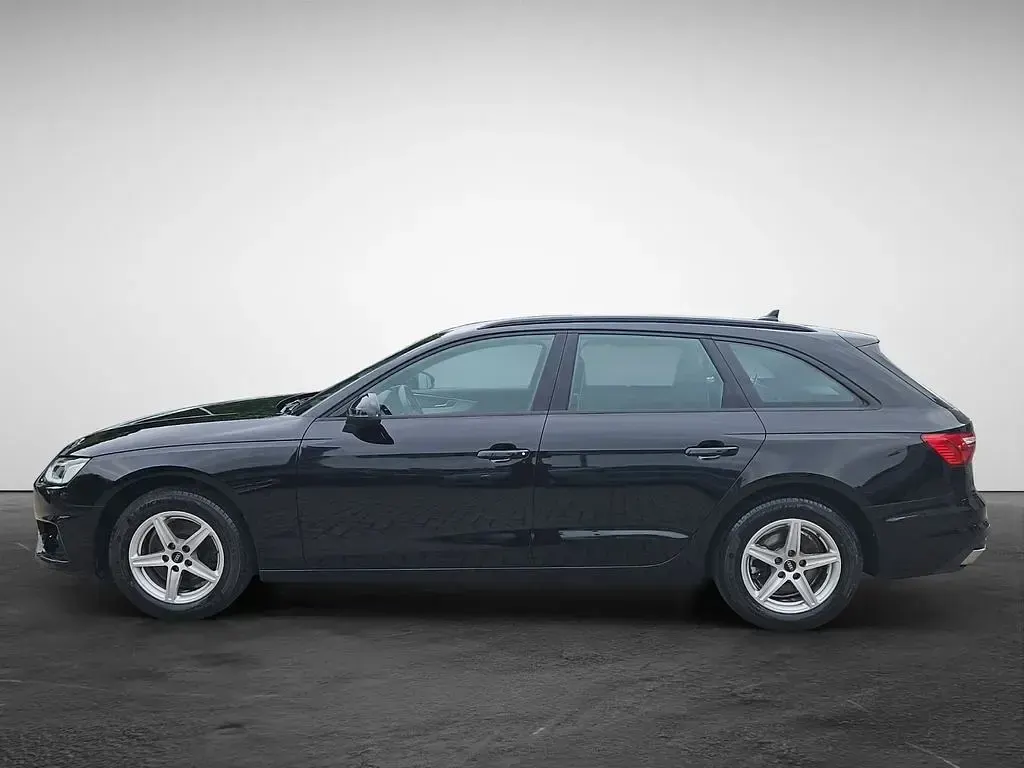 Gebraucht Audi A4 Business 163 PS (119 kW) 2022 Brillantschwarz Kombi