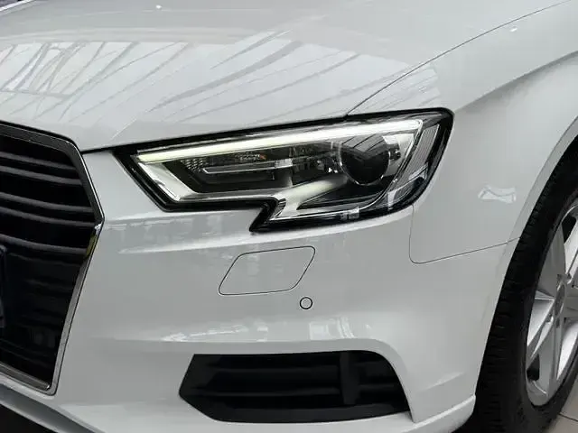 Gebraucht Audi A3 Comfort 150 PS (110 kW) 2018 Andere Limousine