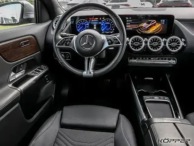Gebraucht Mercedes EQA300 Advanced Plus 167 kW (228 PS) 2025 Silber SUV