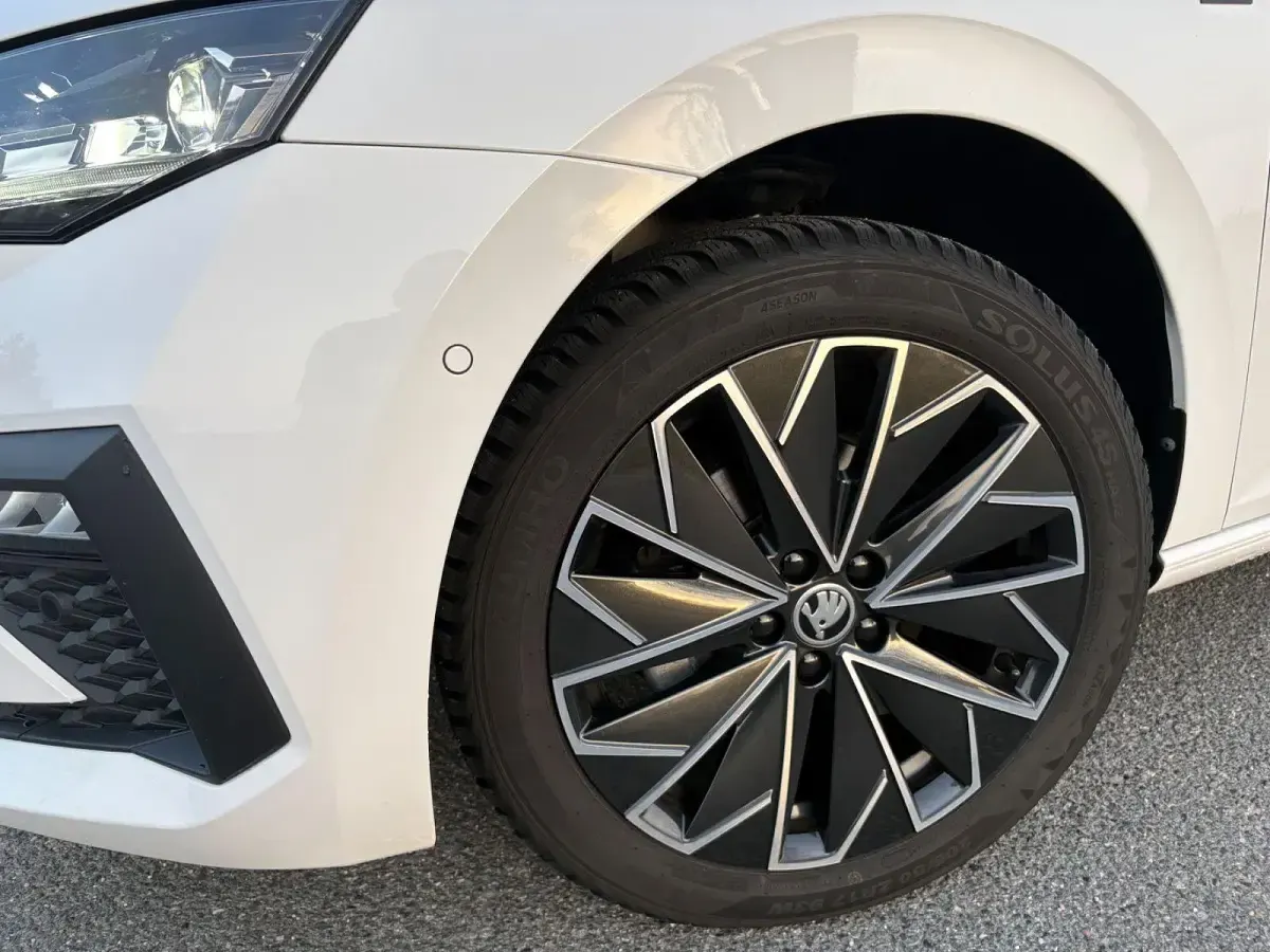 Gebraucht Skoda Scala 116 PS (85 kW) 2024 Weiß Kleinwagen