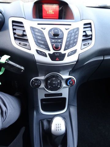 Gebraucht Ford Fiesta Champions Edition 60 PS (44 kW) 2012 Schwarz metallic Kleinwagen