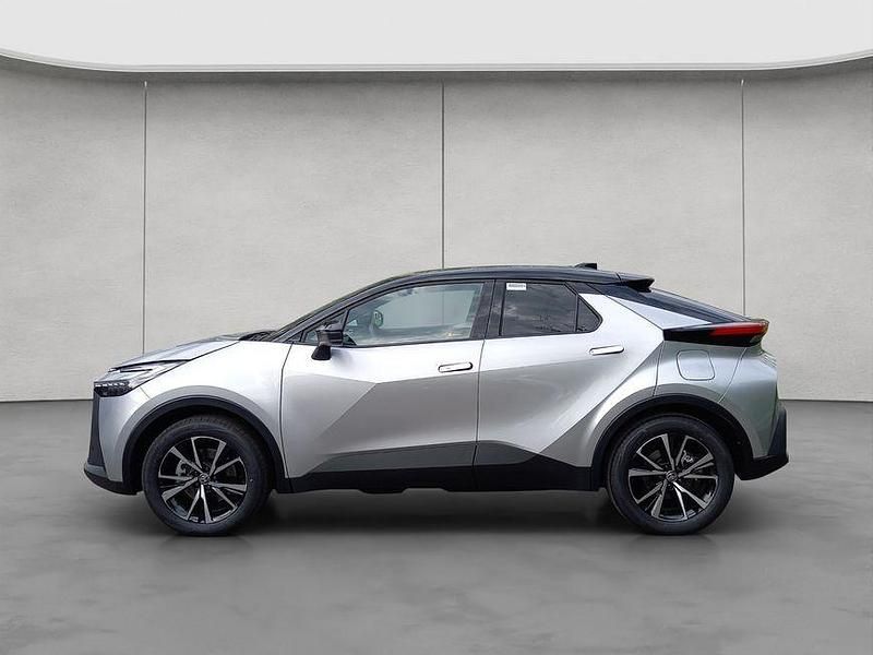 Neu Toyota C-HR 224 PS (164 kW) 2025 Silber SUV