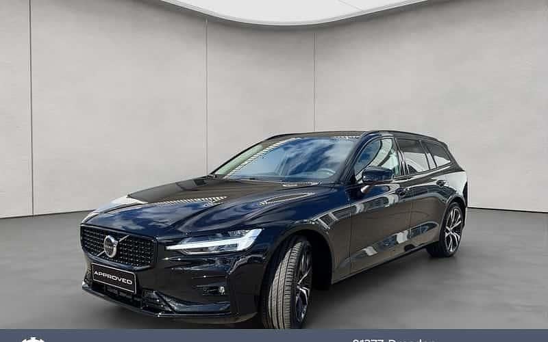 Schwarz Neu 2025 Volvo V60 Plus Kombi | 44.800 € (Guter Preis) - Bild 1/4