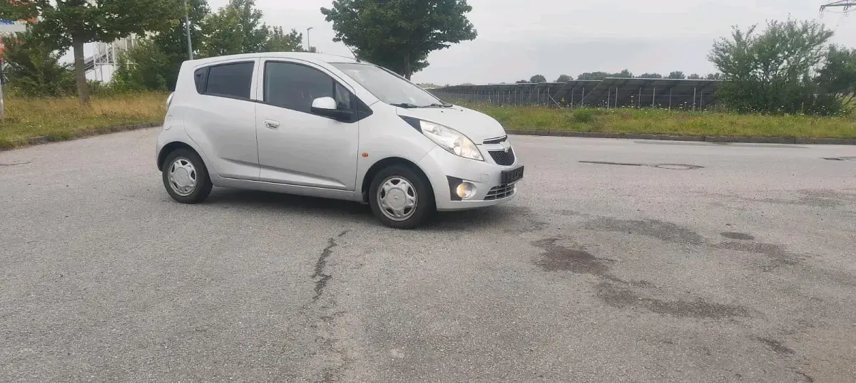 Gebraucht Chevrolet Spark 68 PS (50 kW) 2012 Silber Kleinwagen