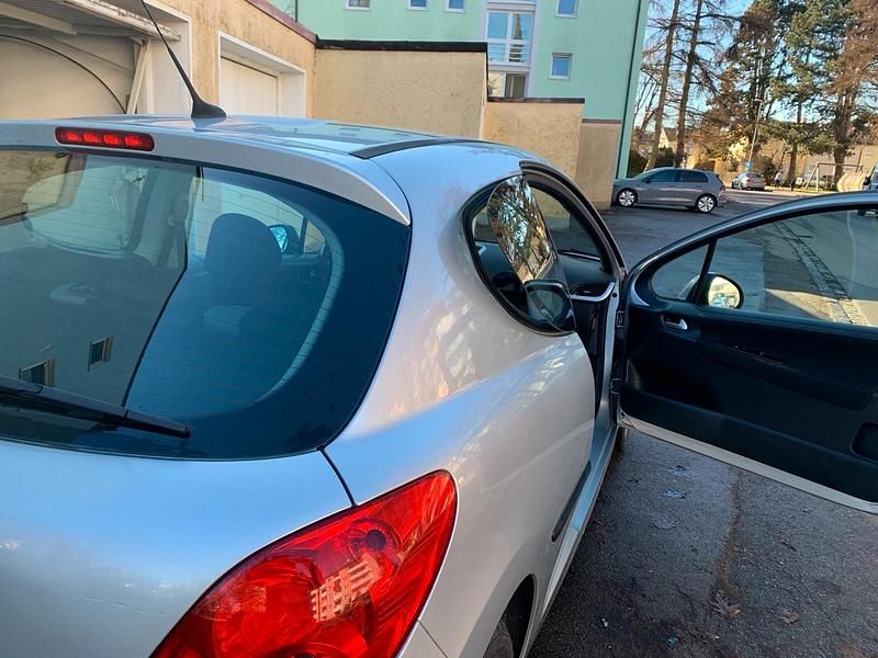 Gebraucht Peugeot 207 90 PS (66 kW) 2009 Grau Coupé