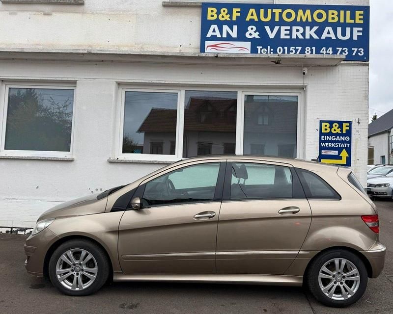 Gebraucht Mercedes B180 109 PS (80 kW) 2007 Gold Van / Kleinbus