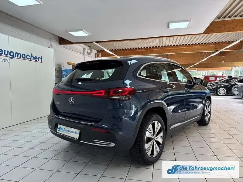 Gebraucht Mercedes EQA250 139 kW (190 PS) 2023 Blau SUV