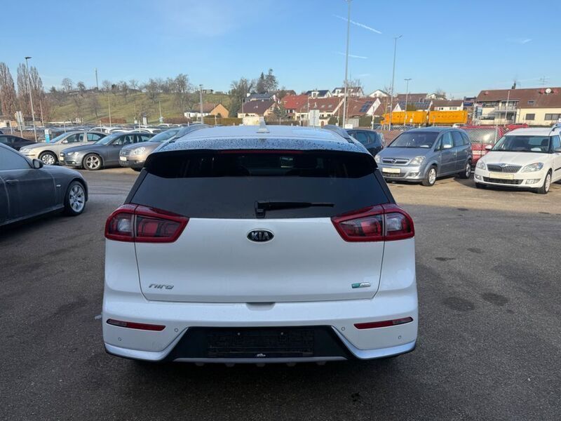 Gebraucht Kia Niro Vision 105 PS (77 kW) 2016 Weiß SUV