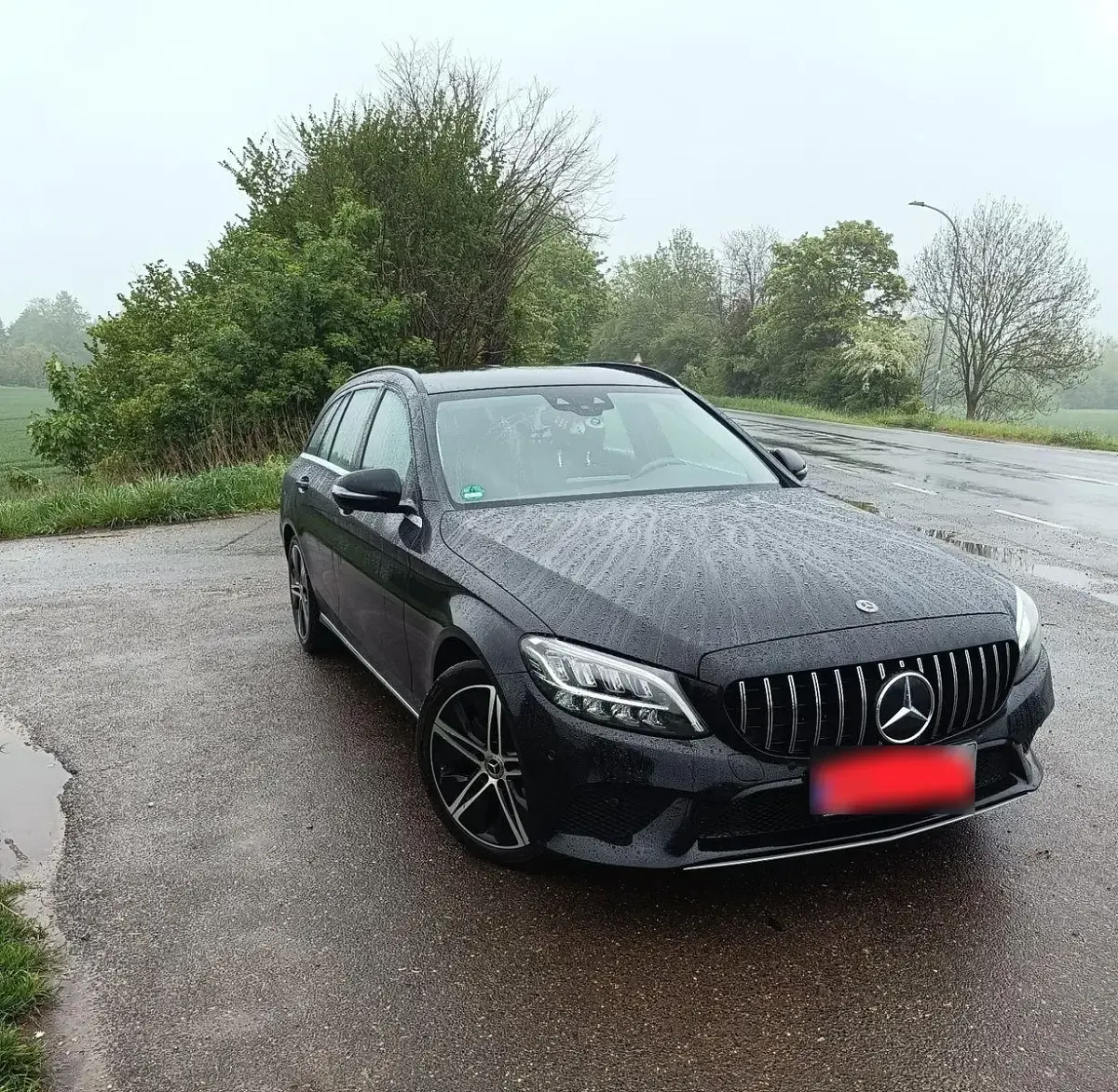 Gebraucht Mercedes C200 Avantgarde 163 PS (119 kW) 2021 Schwarz Limousine