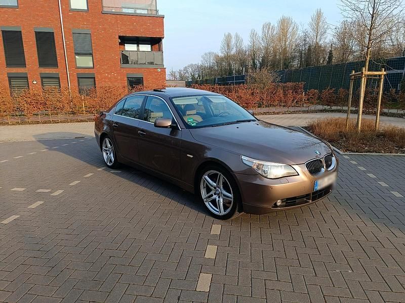 Gebraucht BMW 525 218 PS (160 kW) 2006 Braun Limousine