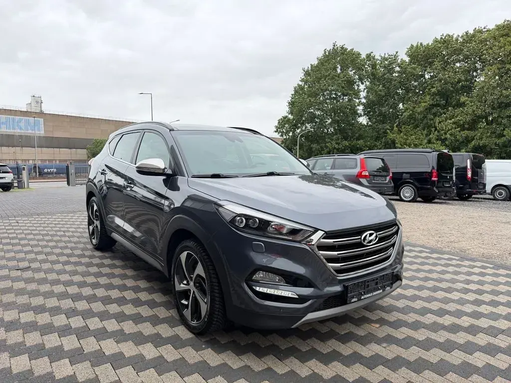 Gebraucht Hyundai Tucson Premium 177 PS (130 kW) 2017 Micron/pepper grey SUV