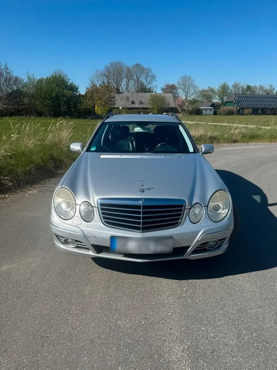 Gebraucht Mercedes E320 Avantgarde 224 PS (164 kW) 2006 Silber Kombi