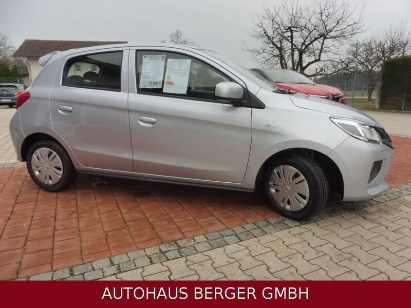 Gebraucht Mitsubishi Space Star Select 71 PS (52 kW) 2024 Silber Limousine