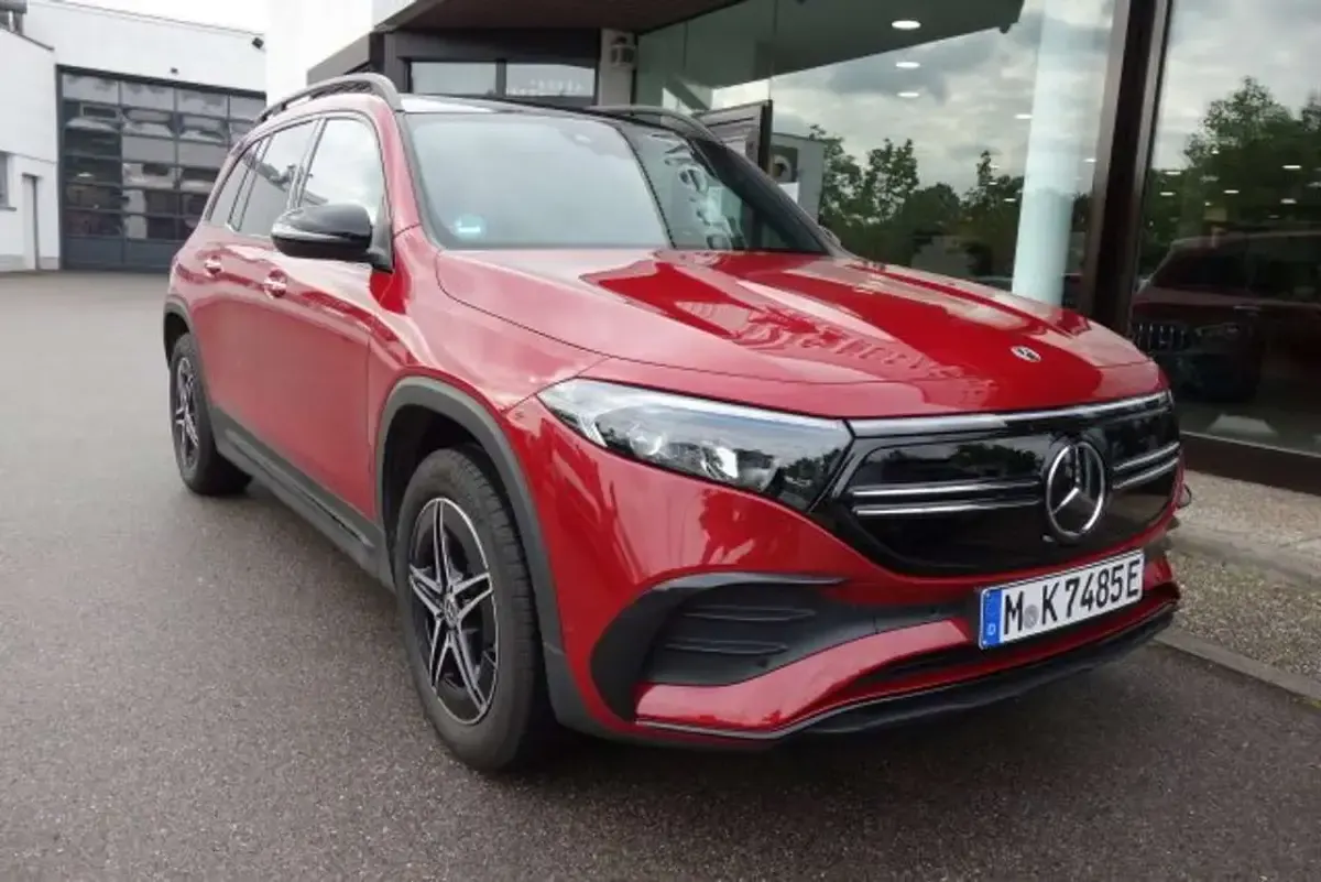 Gebraucht Mercedes EQB250+ AMG line 139 kW (190 PS) 2023 Manufaktur lack manufaktur pat SUV